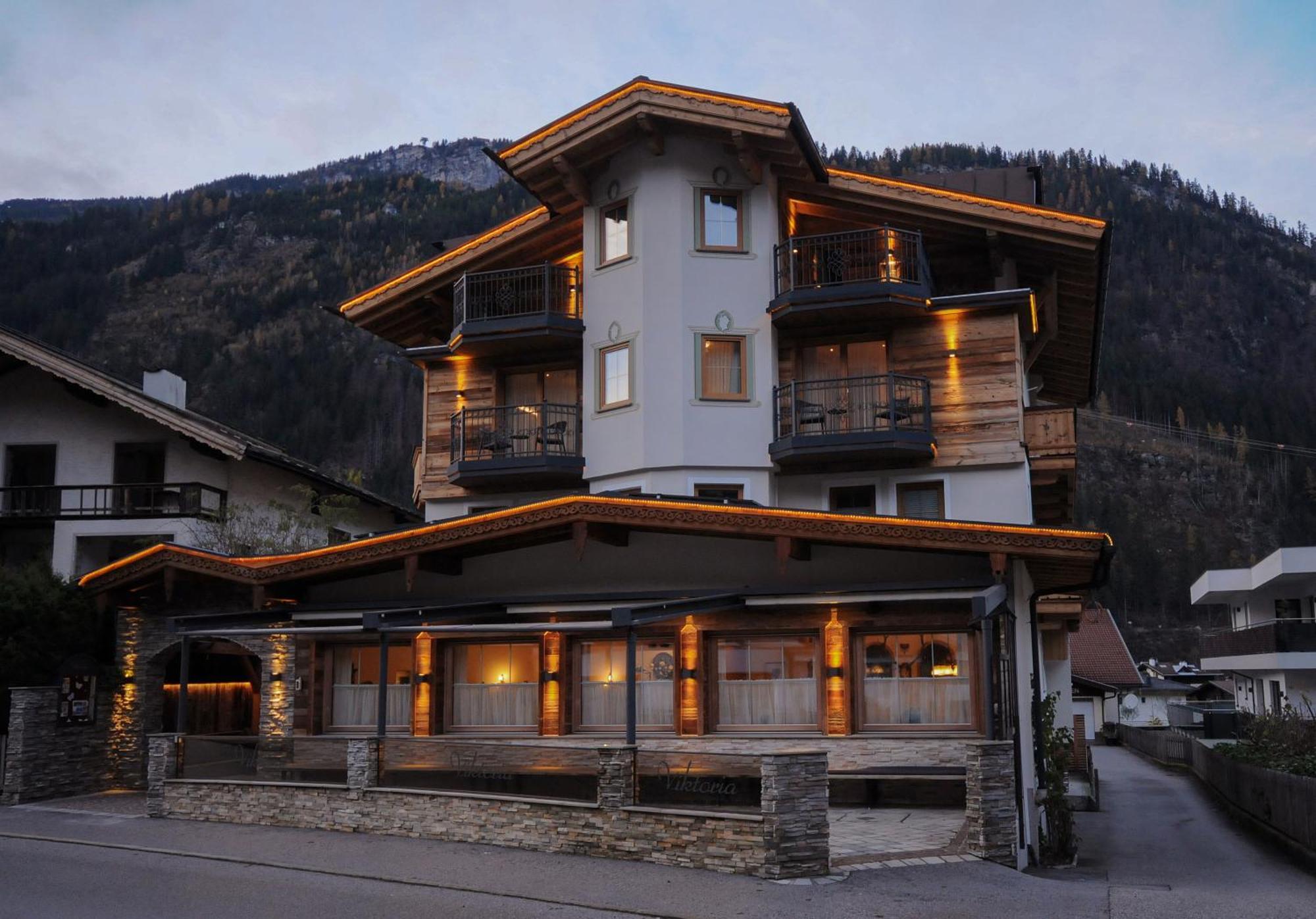 Hotel Viktoria & Landhaus Joggl Mayrhofen Exterior foto